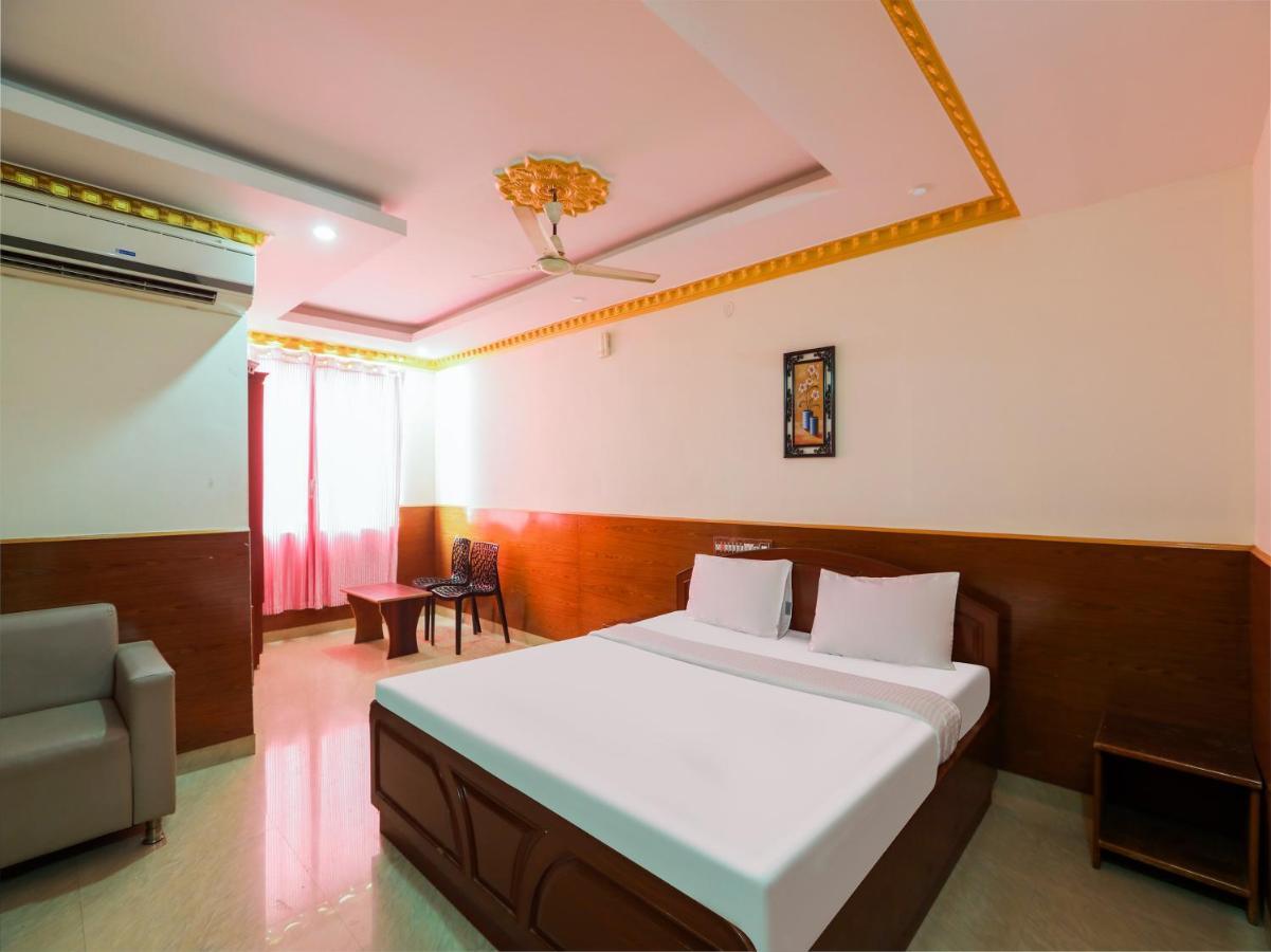 Capital O 84002 Hotel Top In Town President Kushālnagar Εξωτερικό φωτογραφία