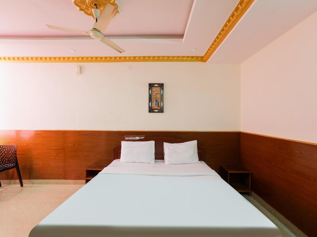 Capital O 84002 Hotel Top In Town President Kushālnagar Εξωτερικό φωτογραφία