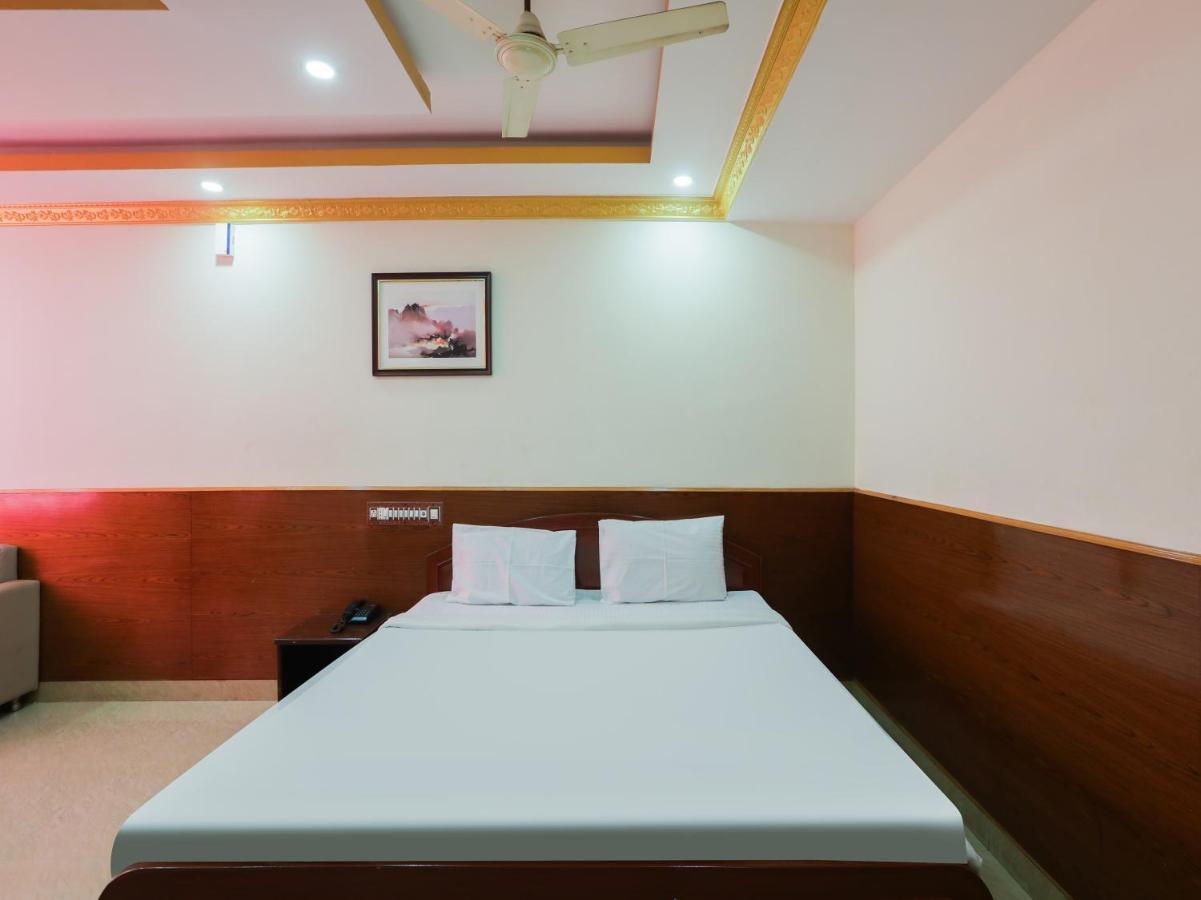 Capital O 84002 Hotel Top In Town President Kushālnagar Εξωτερικό φωτογραφία